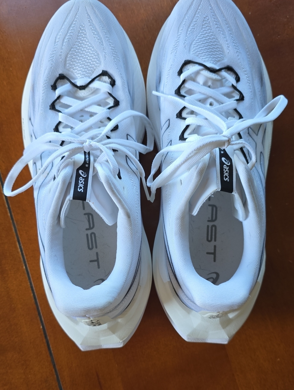 ASICS Superblast 3 Unisex Size 8.5, Black/White, Like New